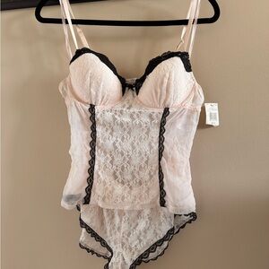 Elegant Lace lingerie in Pink and Black